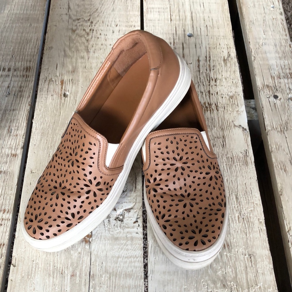 Nine West cut out slip on brown loafers